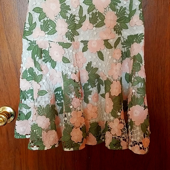 NWT. Size 2.  Shoshanna Floral Lace Dress - Picture 2 of 5